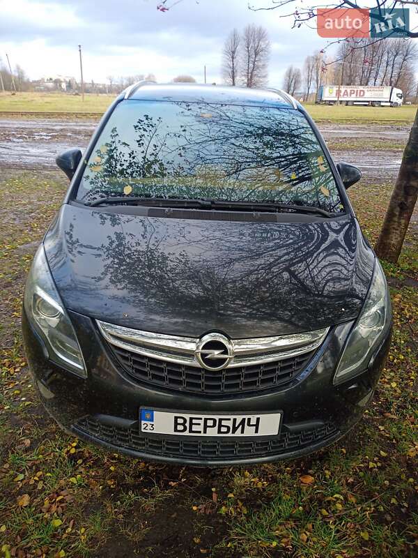 Минивэн Opel Zafira Tourer 2013 в Староконстантинове