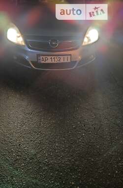 Мінівен Opel Zafira Tourer 2006 в Запоріжжі