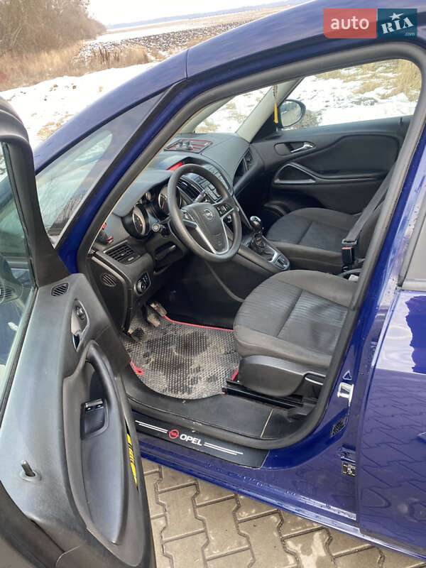 Мінівен Opel Zafira Tourer 2014 в Летичіві