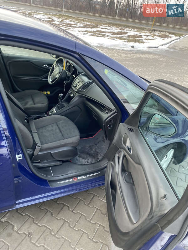 Мінівен Opel Zafira Tourer 2014 в Летичіві
