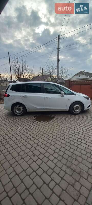 Минивэн Opel Zafira Tourer 2016 в Малине