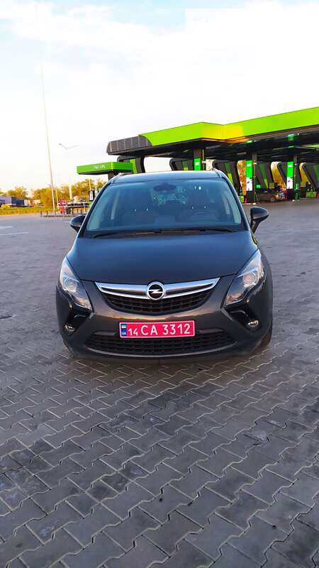 Минивэн Opel Zafira Tourer 2014 в Стрые