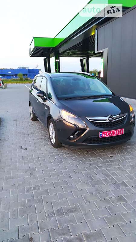 Минивэн Opel Zafira Tourer 2014 в Стрые