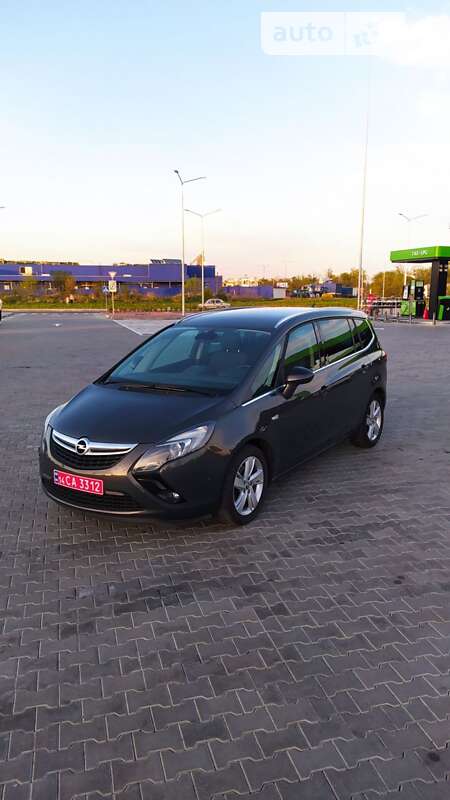 Минивэн Opel Zafira Tourer 2014 в Стрые