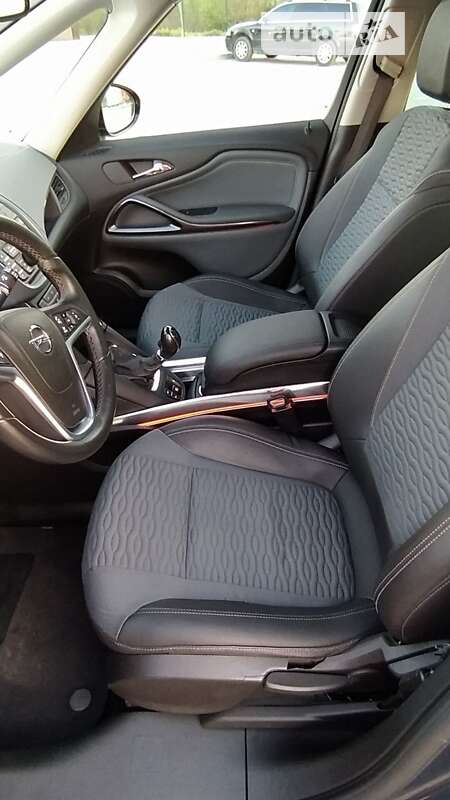 Минивэн Opel Zafira Tourer 2014 в Стрые