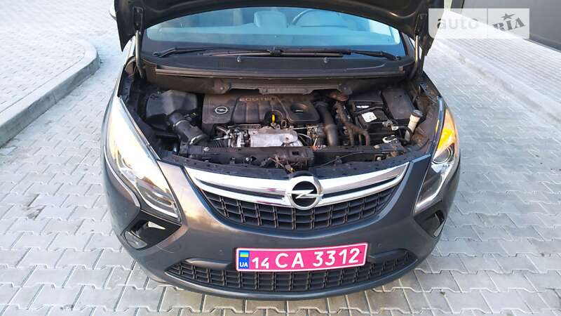 Минивэн Opel Zafira Tourer 2014 в Стрые