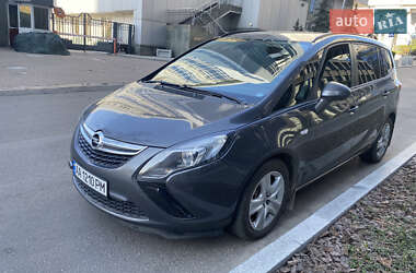 Минивэн Opel Zafira Tourer 2012 в 