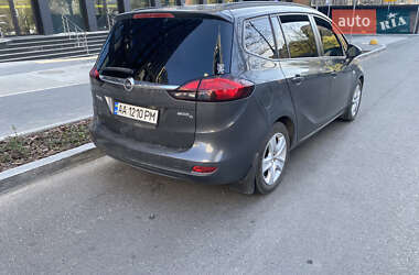 Минивэн Opel Zafira Tourer 2012 в 