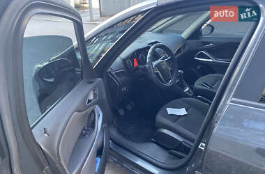 Минивэн Opel Zafira Tourer 2012 в 