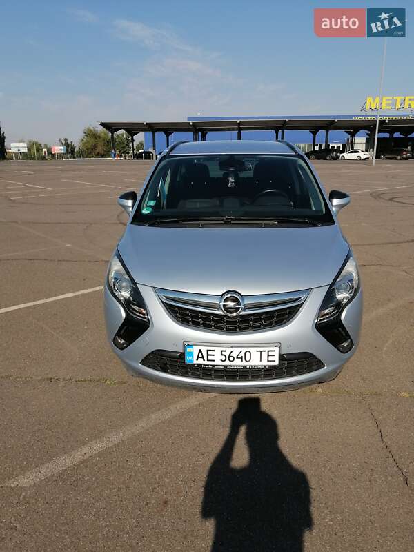 Opel Zafira Tourer 2015