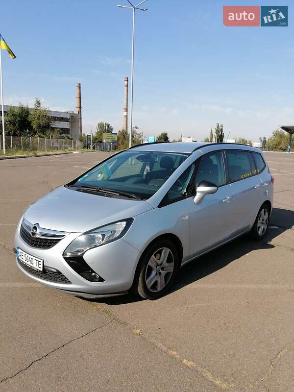 Минивэн Opel Zafira Tourer 2015 в Кривом Роге