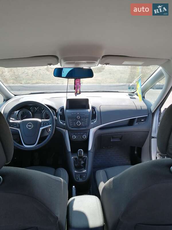 Минивэн Opel Zafira Tourer 2015 в Кривом Роге