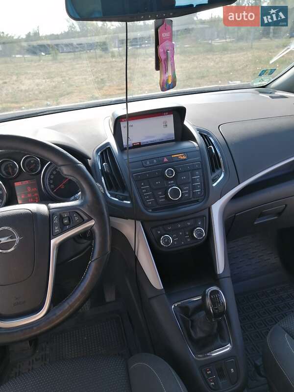 Минивэн Opel Zafira Tourer 2015 в Кривом Роге