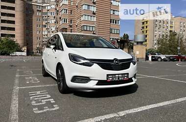 Минивэн Opel Zafira Tourer 2018 в Киеве