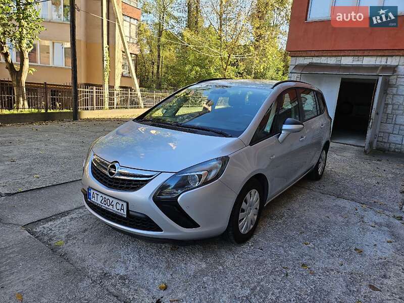 Opel Zafira Tourer 2013