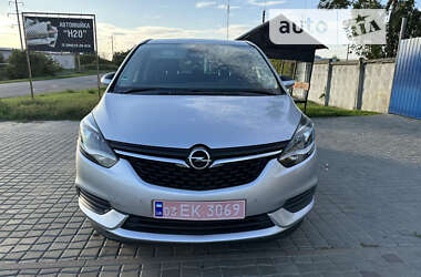 Минивэн Opel Zafira Tourer 2017 в Раздельной