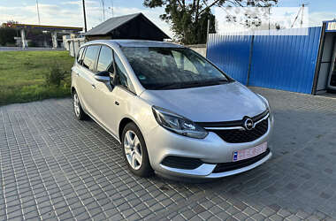 Минивэн Opel Zafira Tourer 2017 в Раздельной