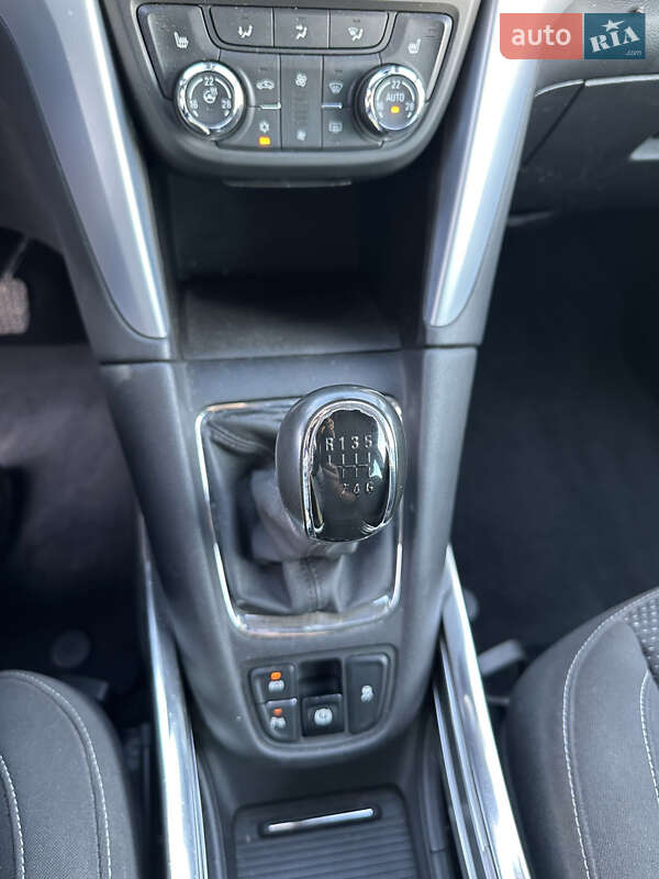 Минивэн Opel Zafira Tourer 2017 в Раздельной