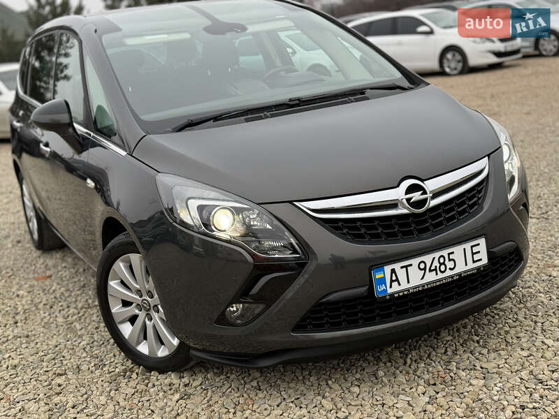 Минивэн Opel Zafira Tourer 2015 в Ивано-Франковске