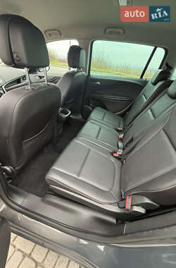 Мінівен Opel Zafira Tourer 2015 в 