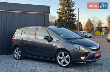Минивэн Opel Zafira Tourer 2012 в 