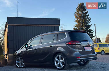 Минивэн Opel Zafira Tourer 2012 в 
