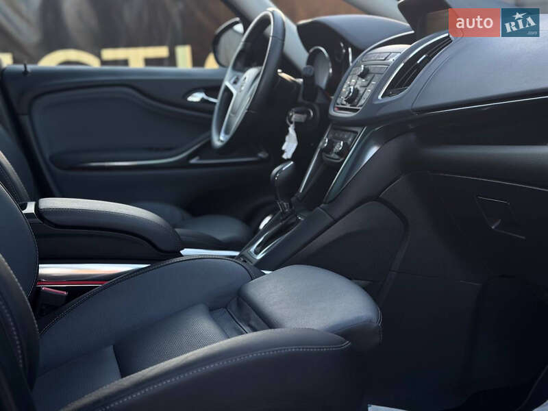 Мінівен Opel Zafira Tourer 2012 в Дрогобичі