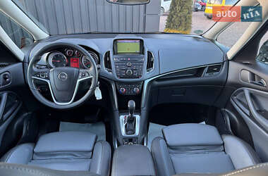Минивэн Opel Zafira Tourer 2012 в 