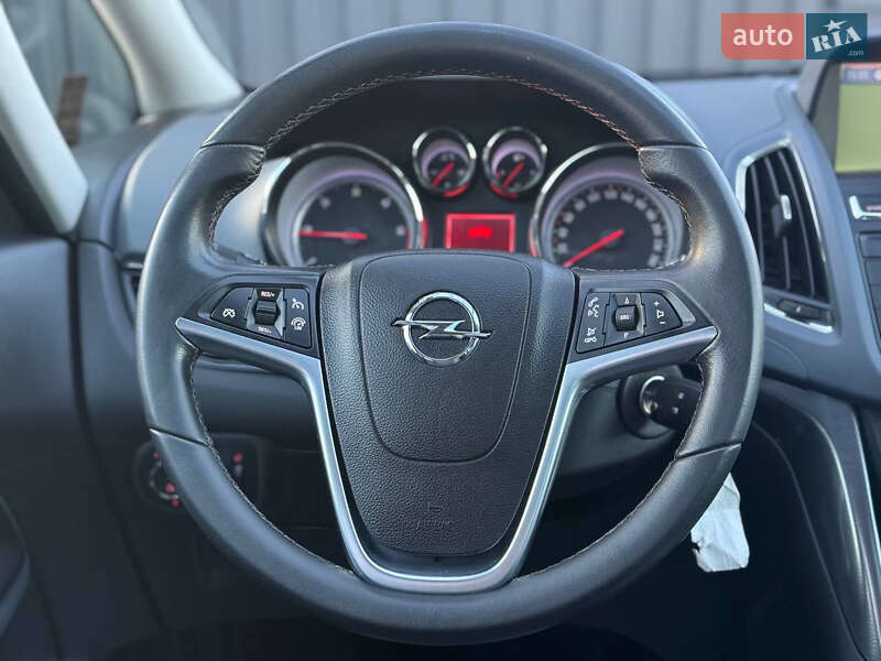 Мінівен Opel Zafira Tourer 2012 в Дрогобичі