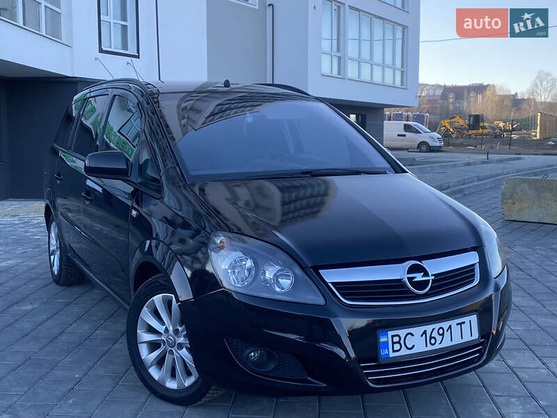 Минивэн Opel Zafira Tourer 2013 в Трускавце