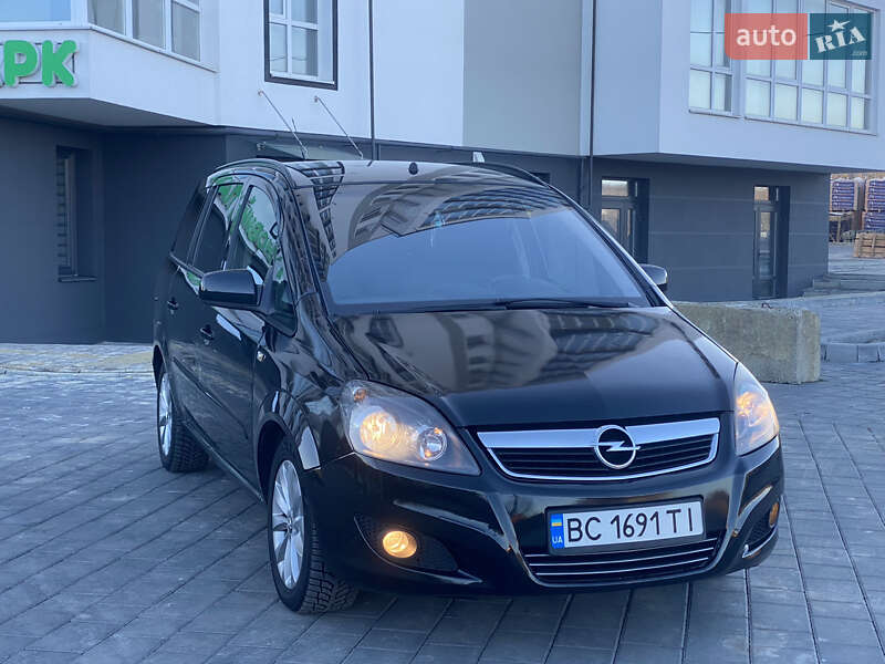 Минивэн Opel Zafira Tourer 2013 в Трускавце