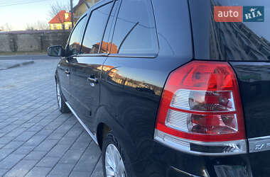 Минивэн Opel Zafira Tourer 2013 в 