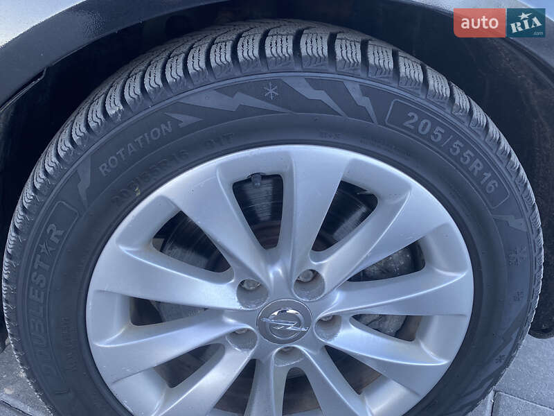 Минивэн Opel Zafira Tourer 2013 в Трускавце