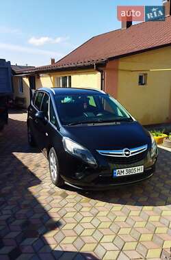 Минивэн Opel Zafira Tourer 2013 в 
