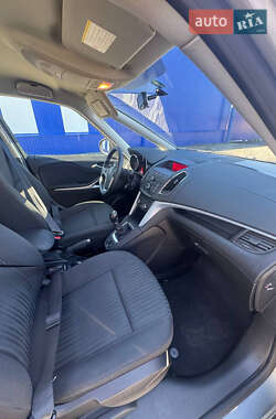 Мінівен Opel Zafira Tourer 2011 в 