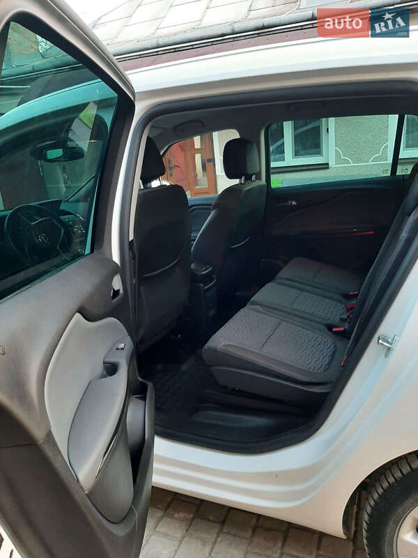 Мінівен Opel Zafira Tourer 2015 в Тернополі