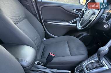 Минивэн Opel Zafira Tourer 2014 в 