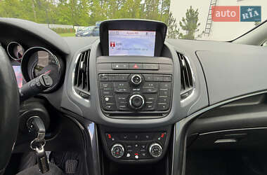 Минивэн Opel Zafira Tourer 2013 в 