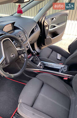 Минивэн Opel Zafira Tourer 2014 в 