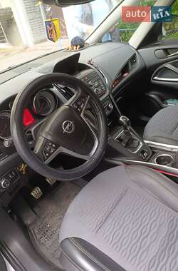 Мінівен Opel Zafira Tourer 2014 в 