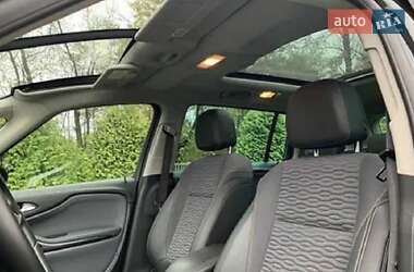 Минивэн Opel Zafira Tourer 2014 в 