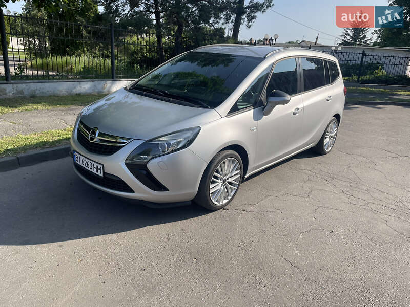 Минивэн Opel Zafira Tourer 2012 в Полтаве