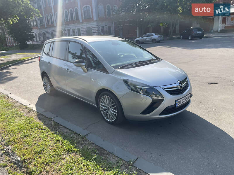 Минивэн Opel Zafira Tourer 2012 в Полтаве