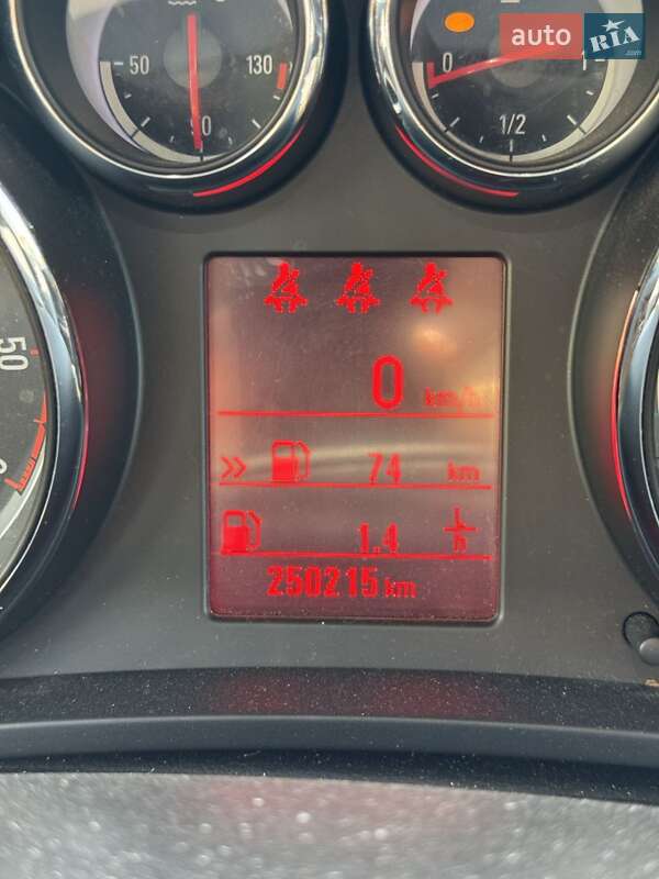 Мінівен Opel Zafira Tourer 2013 в Одесі фото 18 Мінівен Opel Zafira Tourer 2013 в Одесі