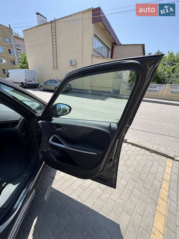 Мінівен Opel Zafira Tourer 2013 в Одесі фото 16 Мінівен Opel Zafira Tourer 2013 в Одесі