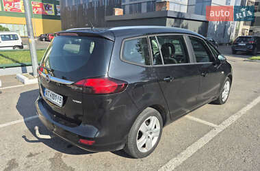 Минивэн Opel Zafira Tourer 2012 в 