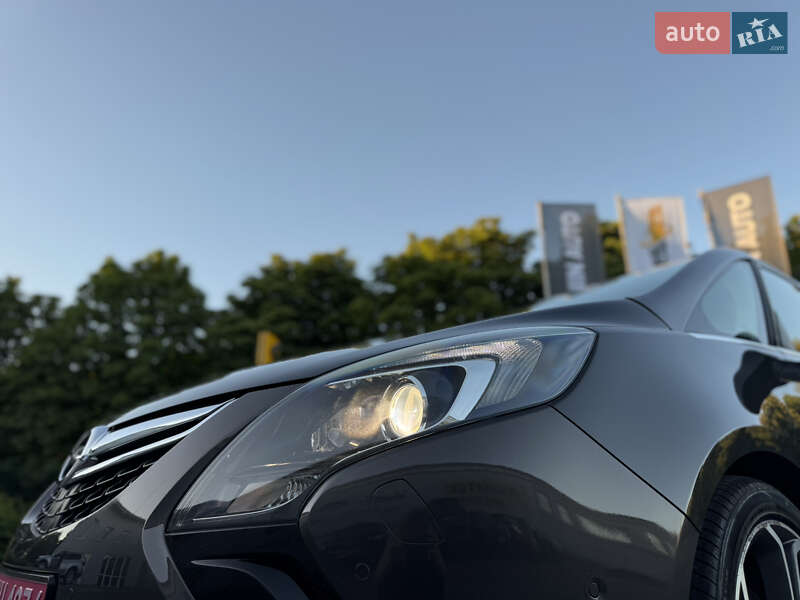 Минивэн Opel Zafira Tourer 2016 в Луцке