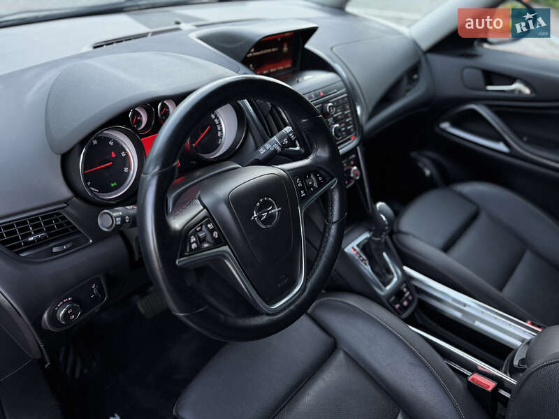 Opel Zafira Tourer 2016