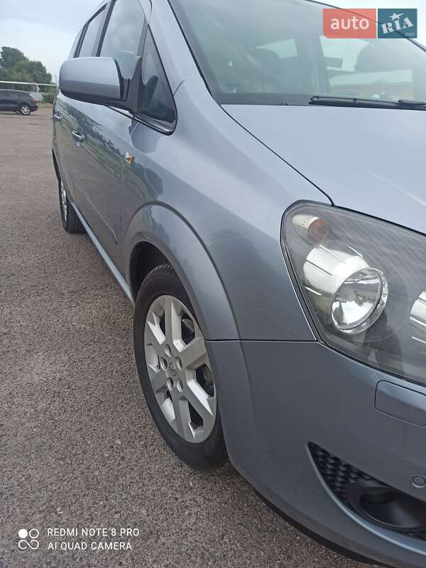 Минивэн Opel Zafira Tourer 2011 в Черкассах