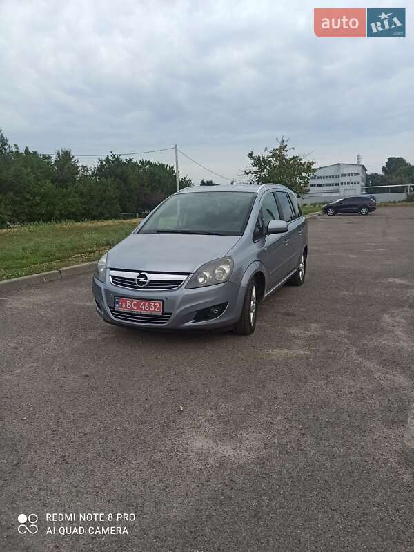 Минивэн Opel Zafira Tourer 2011 в Черкассах